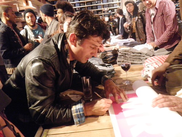 Shepard Fairey et André chez Levi's