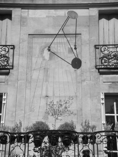 Cadran solaire rue saint Louis en L'Ile (2) Cadran solaire rue saint Louis en L'Ile