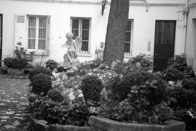 Cour du 22 Rue Monsieur Le Prince (3) Cour du 22 Rue Monsieur Le Prince (1)