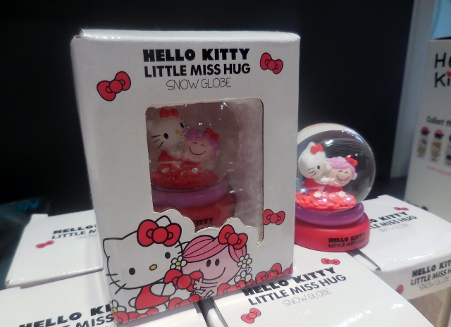Madame Câlin et Hello Kitty