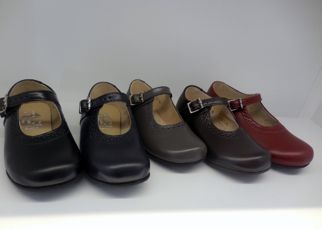 Six Pieds Trois Pouces