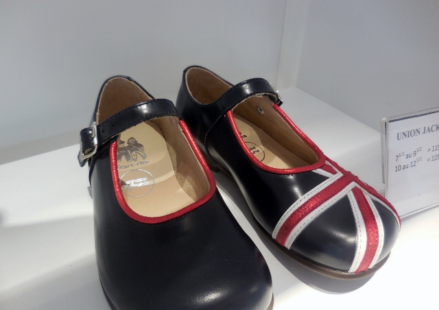 Six Pieds Trois Pouces