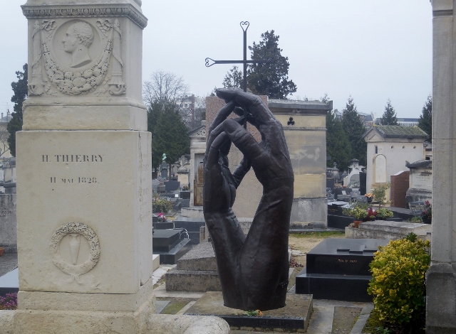Le Moulin de la Charité au Cimetière du Montparnasse