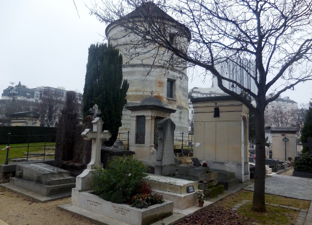 Le Moulin de la Charité au Cimetière du Montparnasse
