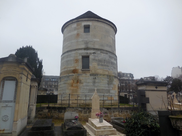 Le Moulin de la Charité au Cimetière du Montparnasse