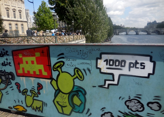 Jace sur le Pont des Arts