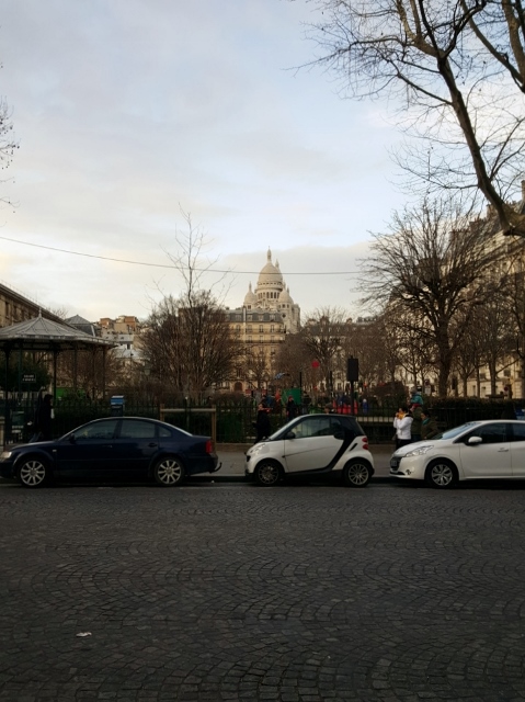 Montmartre depuis l'avenue trudaine Basilique du Sacré Coeur 