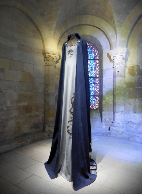 Les grandes robes royales de Lamyne M (14)