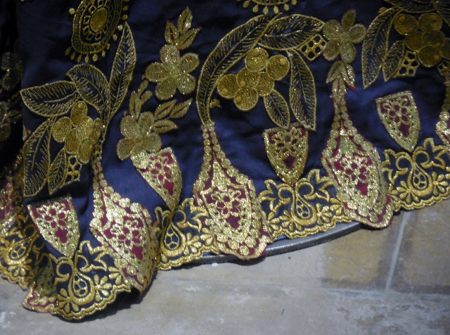 Les grandes robes royales de Lamyne M (19)