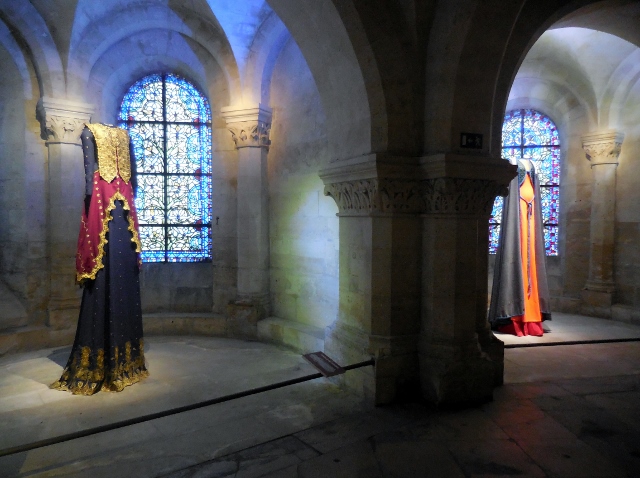 Les grandes robes royales de Lamyne M (5)