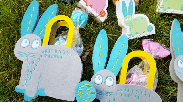 Enfants à Pâques œufs équipement Hema (1)