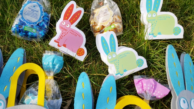 Enfants à Pâques œufs équipement Hema (2)