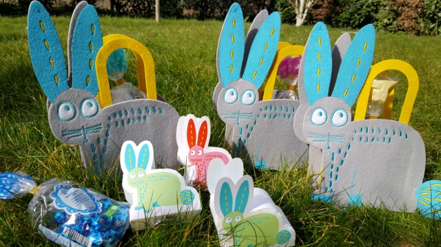 Enfants à Pâques œufs équipement Hema (6)