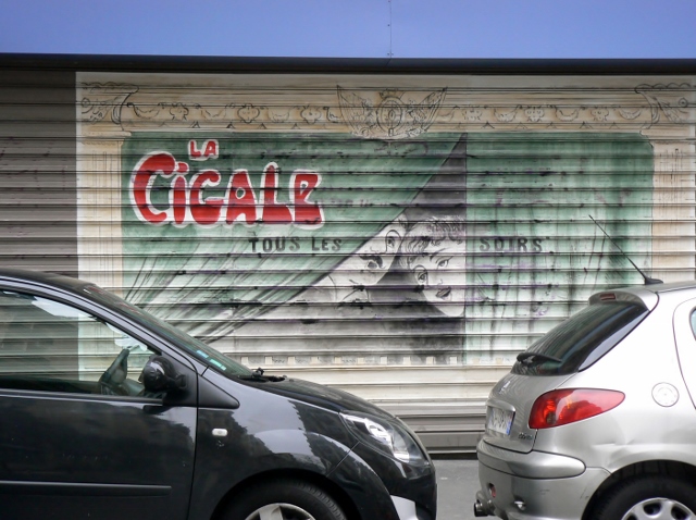 Les rideaux métalliques de la rue Cavalotti