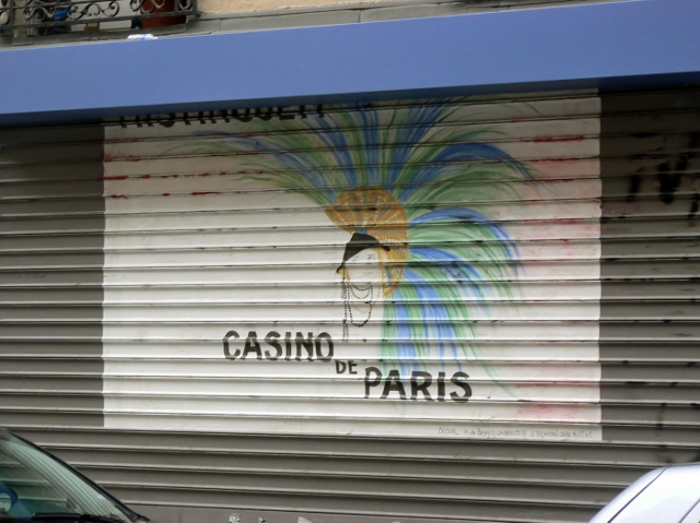 Les rideaux métalliques de la rue Cavalotti