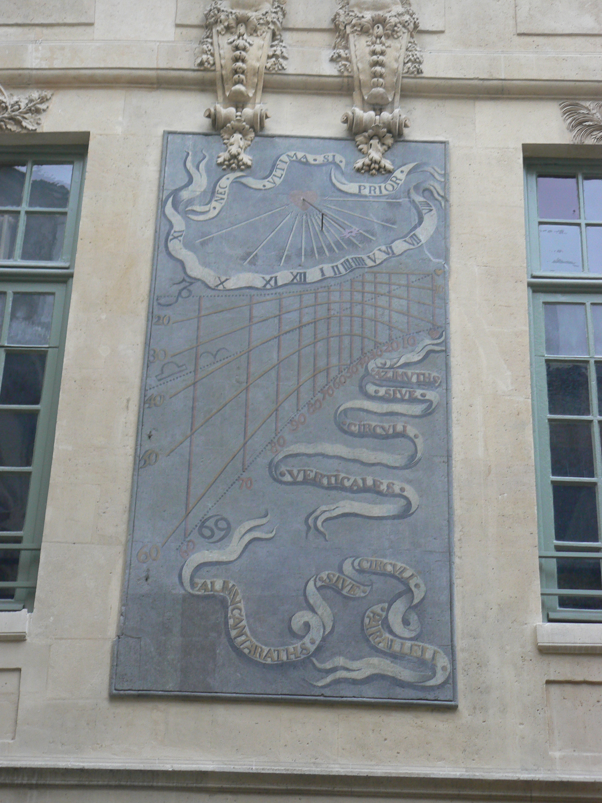 Cadrans solaires 47 rue Vieille du Temple Hôtel des Ambassadeurs de Hollande 