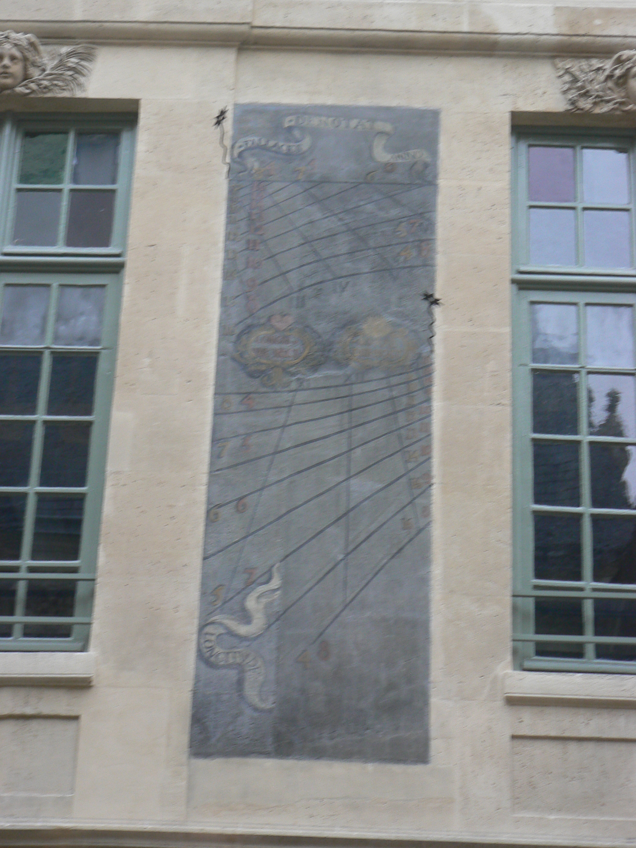 Cadrans solaires 47 rue Vieille du Temple Hôtel des Ambassadeurs de Hollande (4)