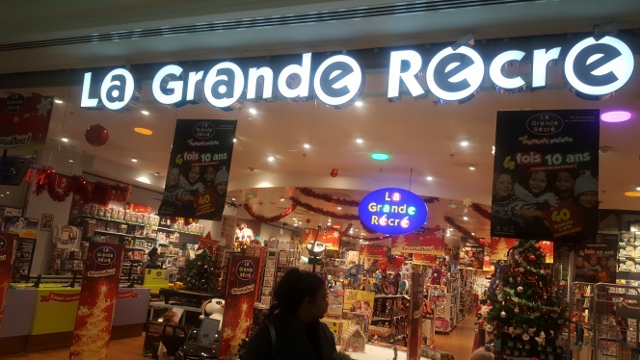 Beyblade Burst et Lego sélection Noël La Grande Récré 