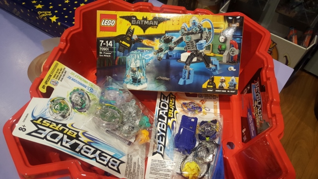Beyblade Burst et Lego sélection Noël La Grande Récré 