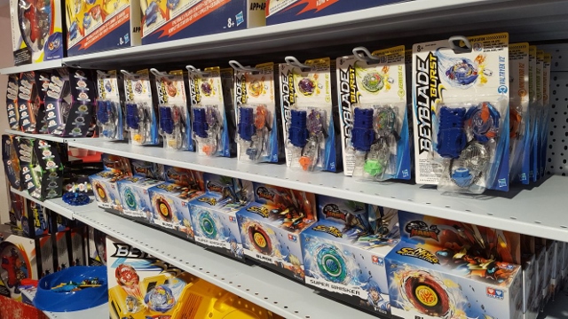 Beyblade Burst et Lego sélection Noël La Grande Récré 