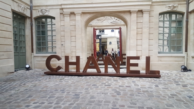 Chanel L’Hôtel Amelot de Bisseuil, dit des Ambassadeurs de Hollande