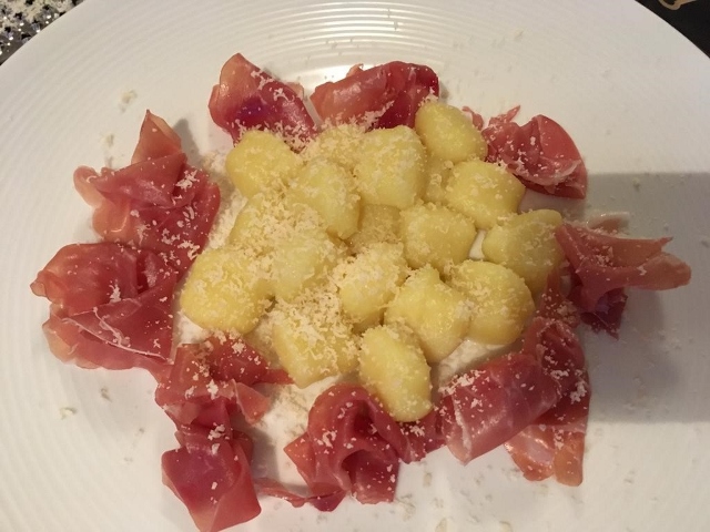 Ma recette de gnocchi au jambon de parme et parmesan