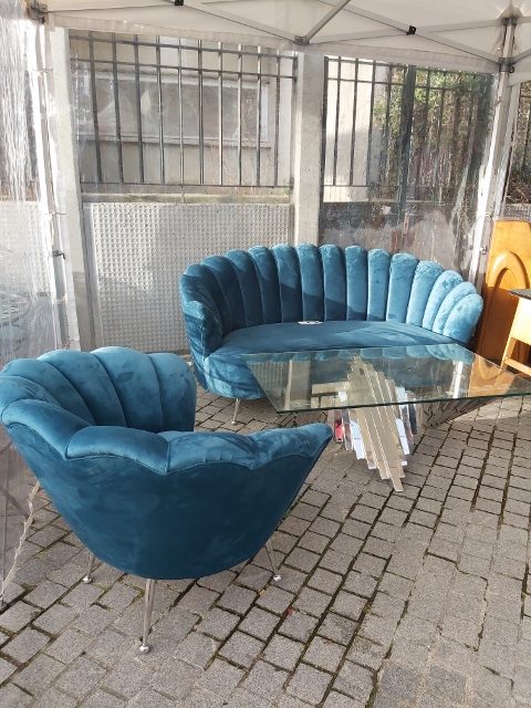 Salon en velours vintage aux Puces de Saint Oue