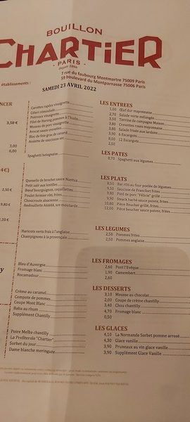 "Il n'est de Bouillon que Chartier" ! Une tradition qui se confirme dans le tout nouveau Bouillon Chartier Gare de l'Est (5 rue du 8 mai 1945). Crevettes roses mayonnaise, escargots, boeuf bourguignon coquillettes, pièce du boucher frittes, et en dessert LA profiterole Chartier ! Le déjeuner était copieux !
