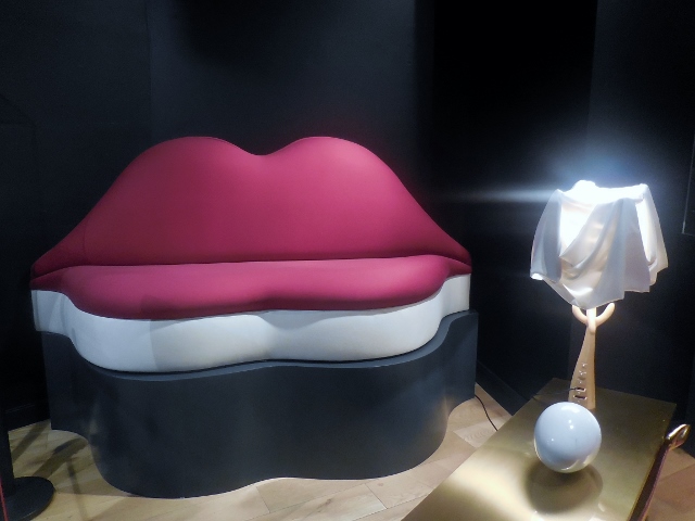 Canapé lèvres de Mae West Salvador Dali